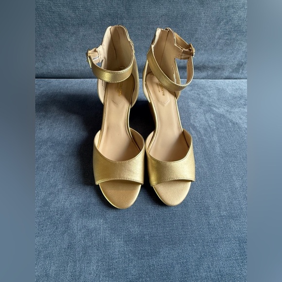 Liz Claiborne Womens Octavia Sandals 9.5 Gold Wedge Ankle Strap Cork New Open - Picture 5 of 10